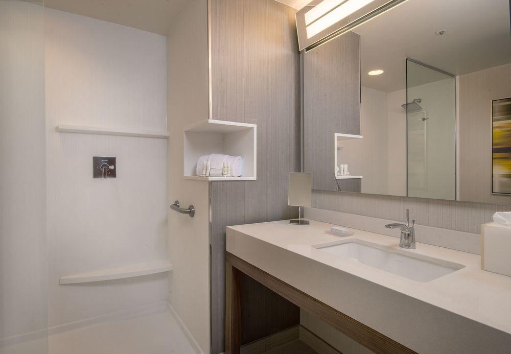 Courtyard By Marriott Waterloo Cedar Falls Extérieur photo