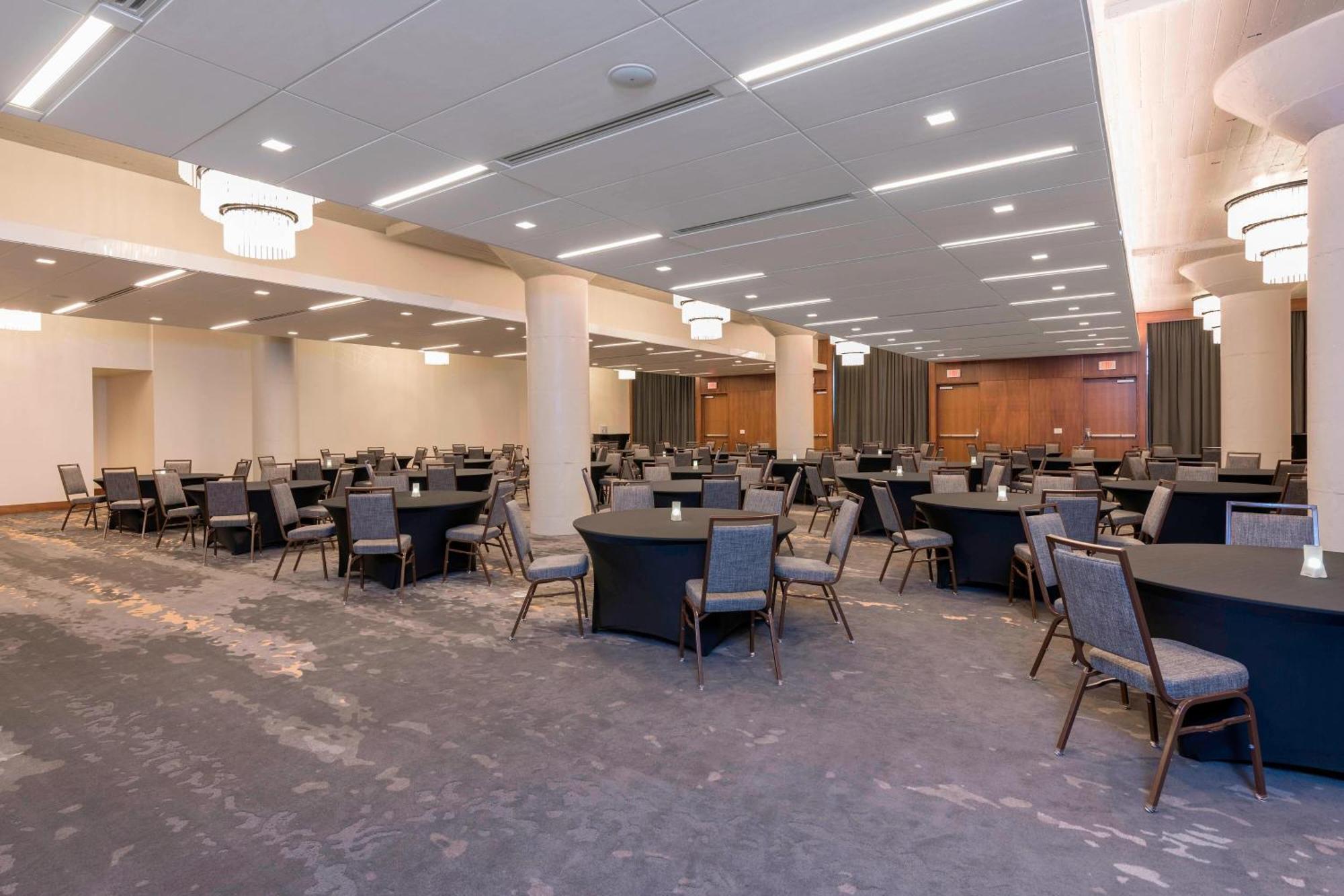 Courtyard By Marriott Waterloo Cedar Falls Extérieur photo