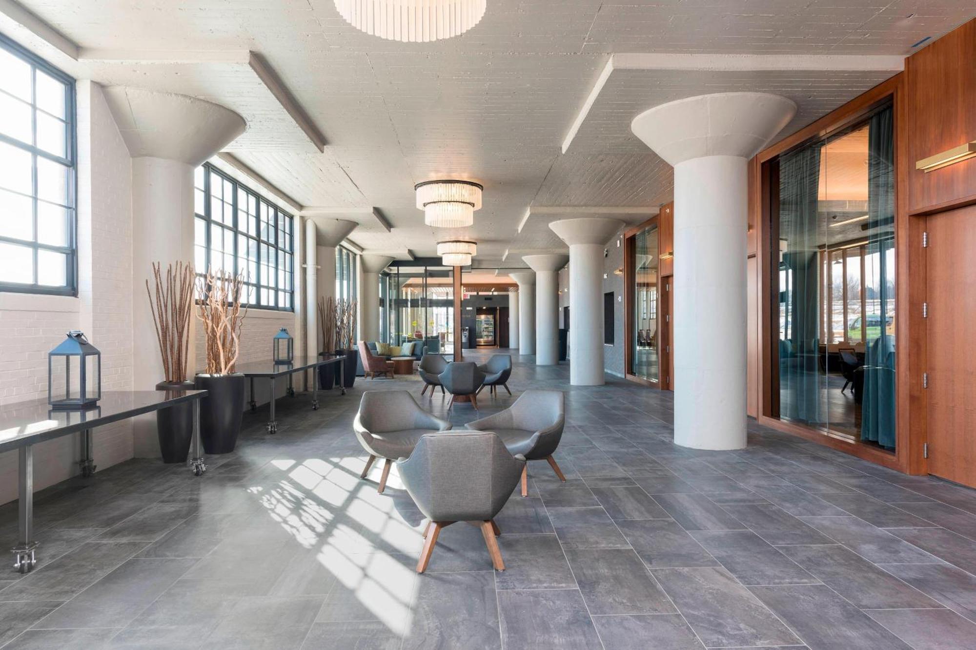 Courtyard By Marriott Waterloo Cedar Falls Extérieur photo