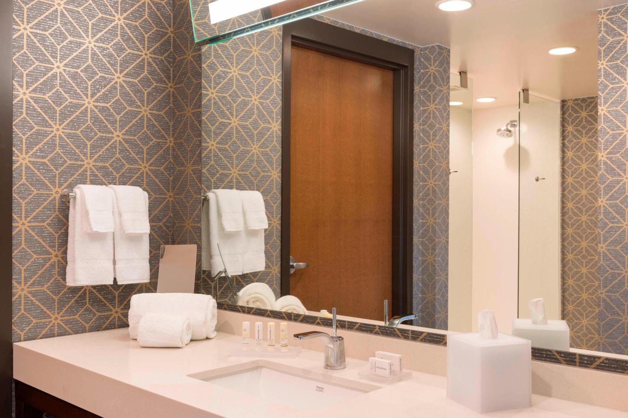 Courtyard By Marriott Waterloo Cedar Falls Extérieur photo