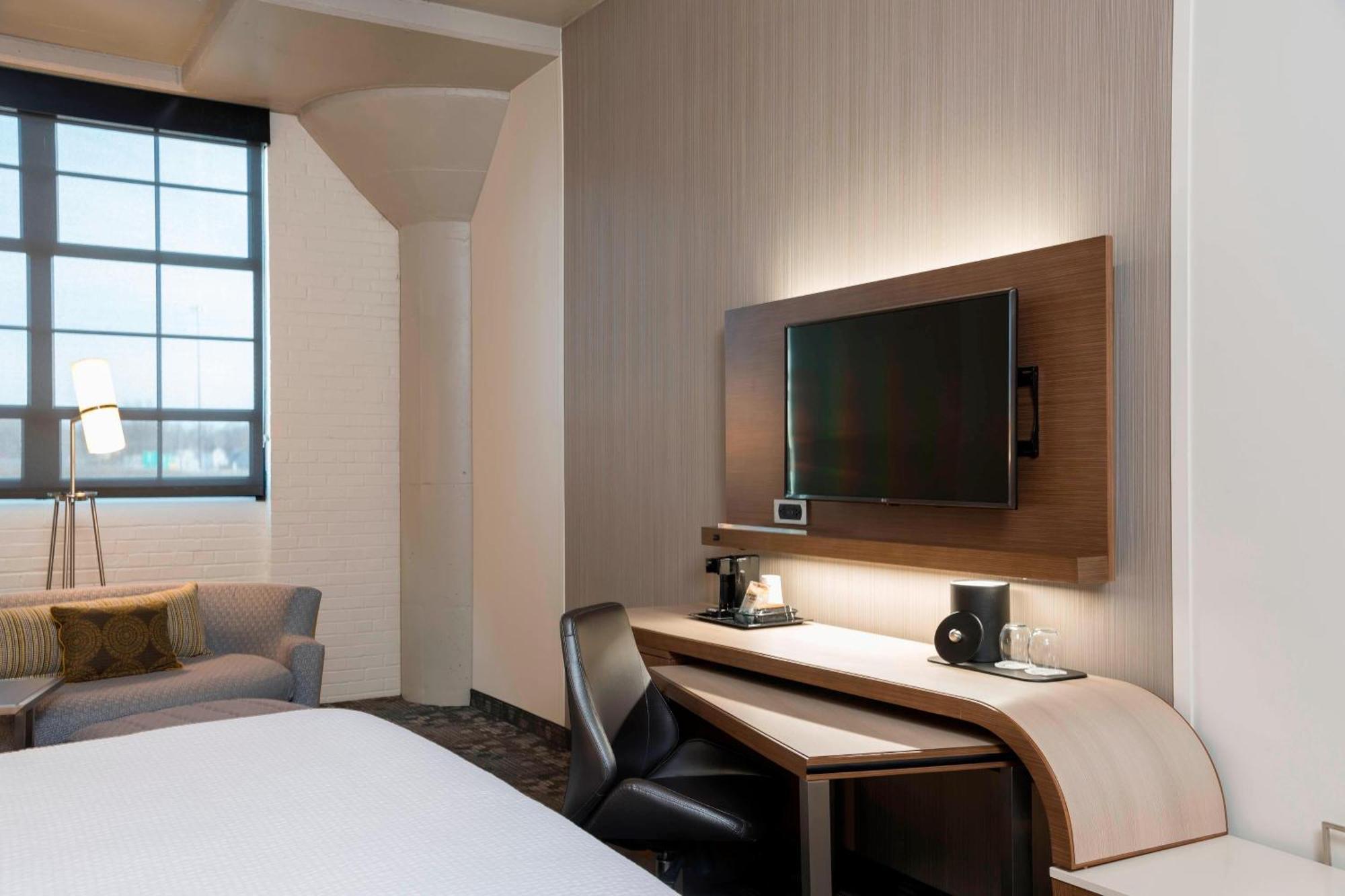 Courtyard By Marriott Waterloo Cedar Falls Extérieur photo