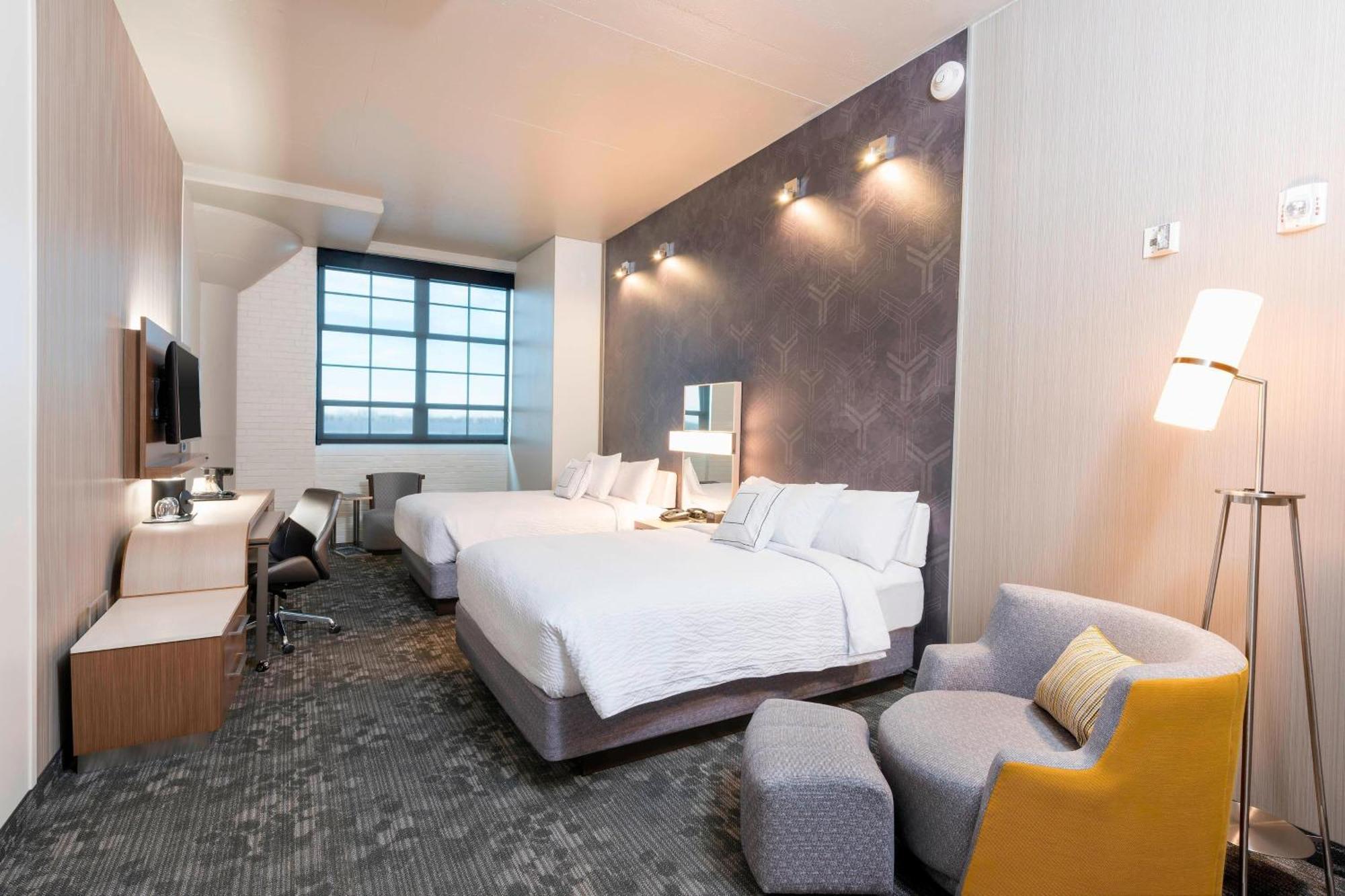 Courtyard By Marriott Waterloo Cedar Falls Extérieur photo
